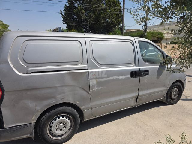 מודעת רכב יונדאי H-1 / i800