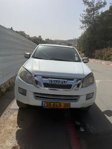 מודעת רכב איסוזו די-מקס