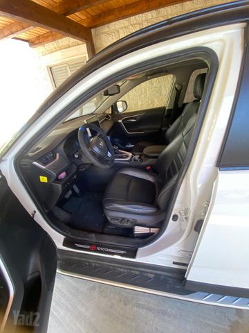 מודעת רכב טויוטה RAV4
