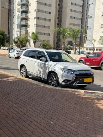 מודעת רכב מיצובישי אאוטלנדר