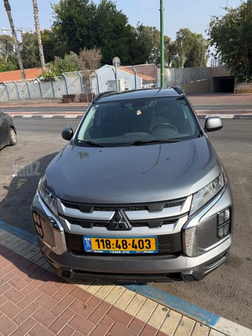 מודעת רכב מיצובישי ASX