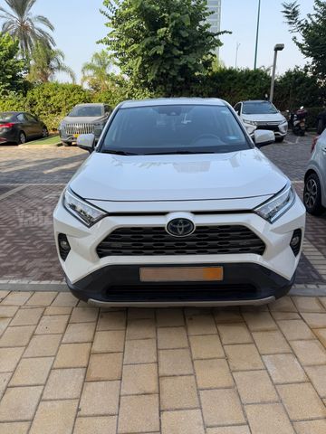 מודעת רכב טויוטה RAV4