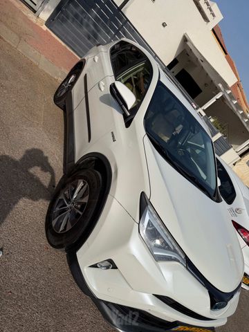 מודעת רכב טויוטה RAV4