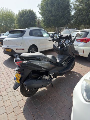 מודעת רכב סאן יאנג קרוזים 300