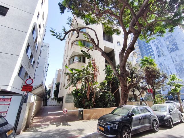 דירה למכירה בתל אביב יפו (תיווך) — 2