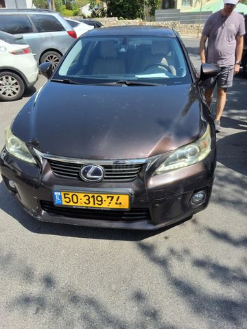 מודעת רכב לקסוס CT