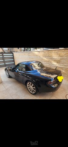 מודעת רכב מאזדה MX-5