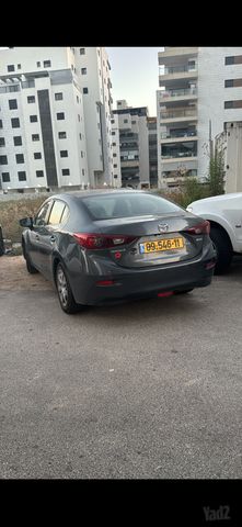 מודעת רכב מאזדה 3