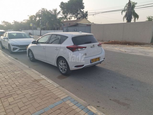 מודעת רכב טויוטה אוריס