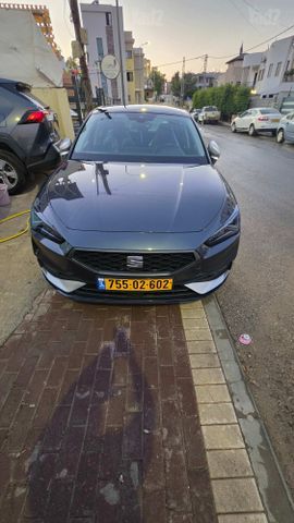 מודעת רכב סיאט לאון