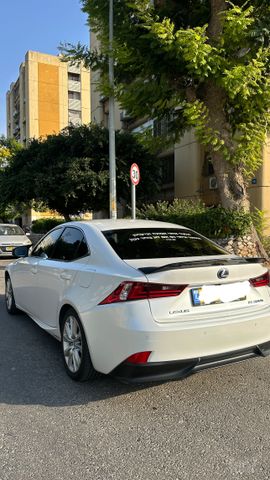 מודעת רכב לקסוס IS