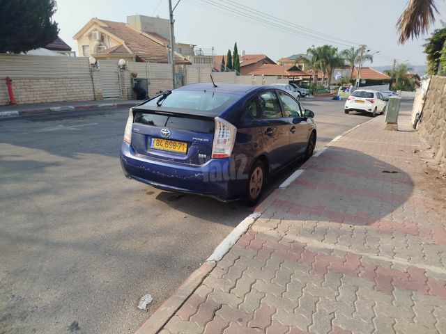 מודעת רכב טויוטה פריוס