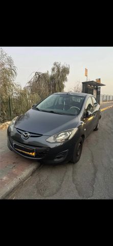 מודעת רכב מאזדה 2