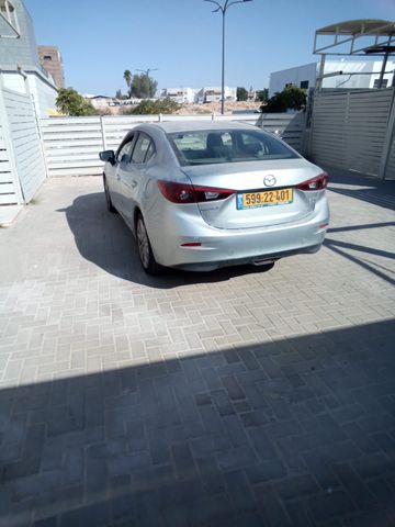 מודעת רכב מאזדה 3