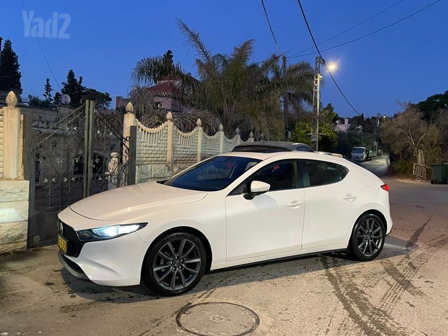 מודעת רכב מאזדה 3