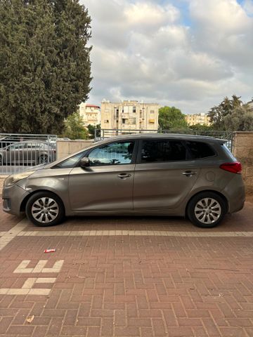 מודעת רכב קיה קארנס