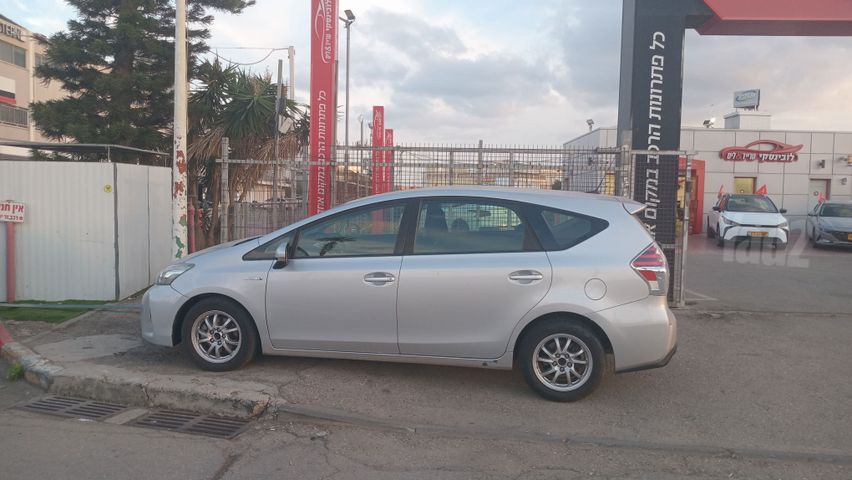 מודעת רכב טויוטה פריוס פלוס
