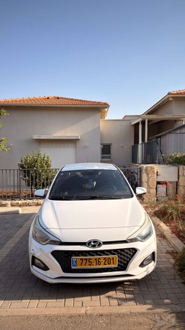 מודעת רכב יונדאי i20