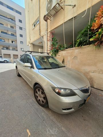 מודעת רכב מאזדה 3