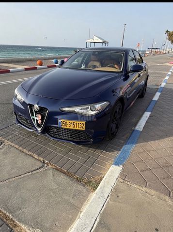 מודעת רכב אלפא רומיאו ג'וליה