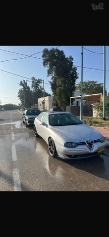 מודעת רכב אלפא רומיאו 156