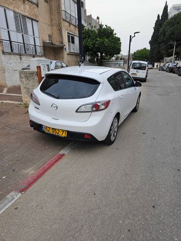 מודעת רכב מאזדה 3