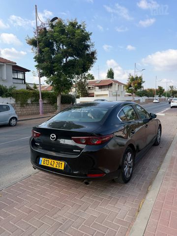 מודעת רכב מאזדה 3