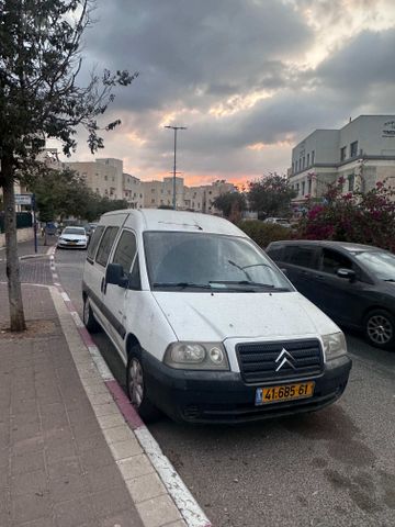מודעת רכב סיטרואן ג'אמפי