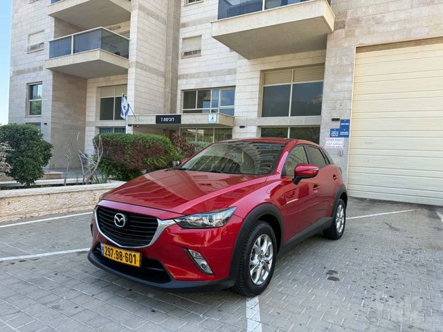 מודעת רכב מאזדה CX-3