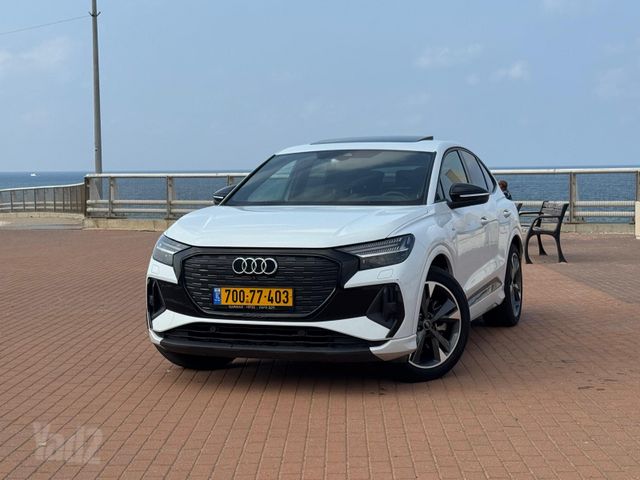 מודעת רכב אאודי Q4 e-tron