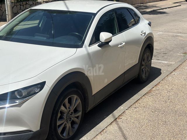 מודעת רכב מאזדה CX-30