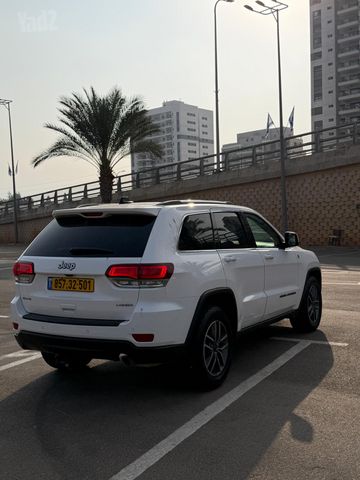 מודעת רכב ג'יפ גרנד צ'ירוקי 2