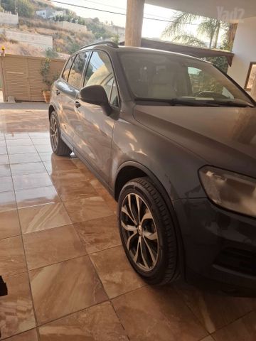מודעת רכב פולקסווגן טוארג