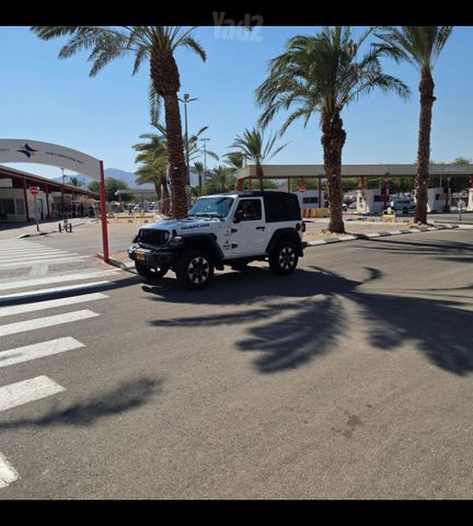 מודעת רכב ג'יפ רנגלר