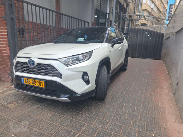 מודעת רכב טויוטה RAV4