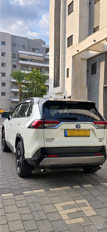 מודעת רכב טויוטה RAV4