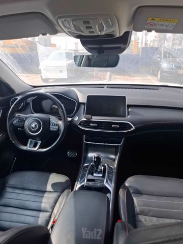 מודעת רכב אם ג'י EHS PHEV 2