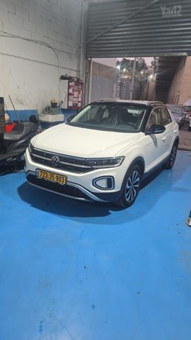 מודעת רכב פולקסווגן T-רוק
