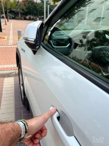 מודעת רכב טויוטה RAV4
