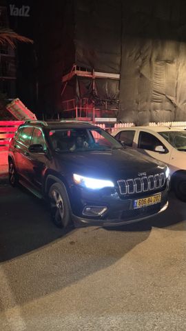מודעת רכב ג'יפ צ'ירוקי