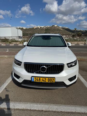 מודעת רכב וולוו XC40