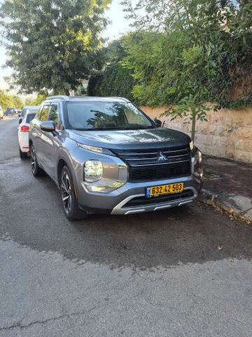 אאוטלנדר Instyle אוט׳ 2.5 (181 כ״ס)