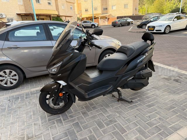 מודעת רכב סאן יאנג ג'וי-מקס Z-250