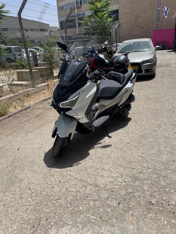 מודעת רכב סאן יאנג ג'וי-מקס Z-250