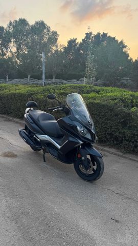 מודעת רכב קימקו דאון-טאון 350