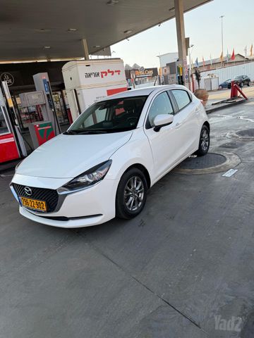 מודעת רכב מאזדה 2