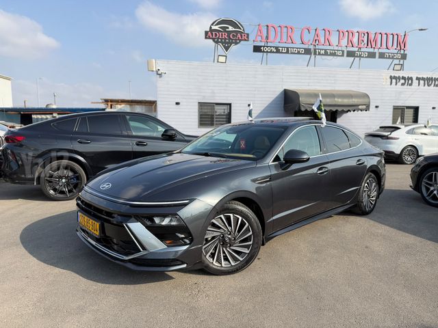 סונטה Luxury היברידי אוט׳ 2.0 (192 כ״ס)