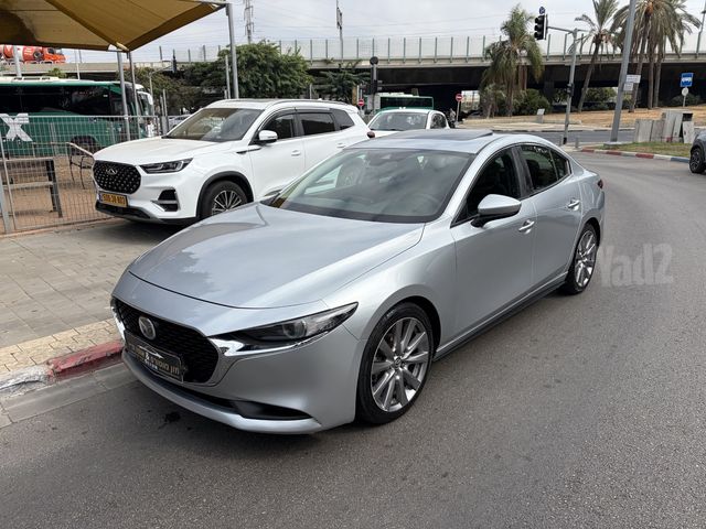 מודעת רכב מאזדה 3