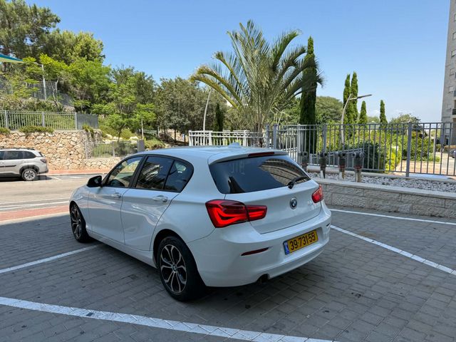 מודעת רכב ב מ וו סדרה 1 2