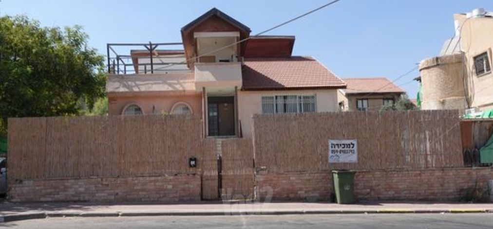 אודם 10